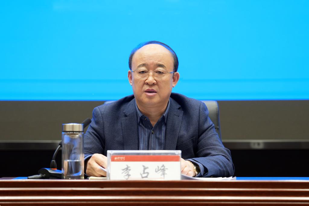 校党委委员